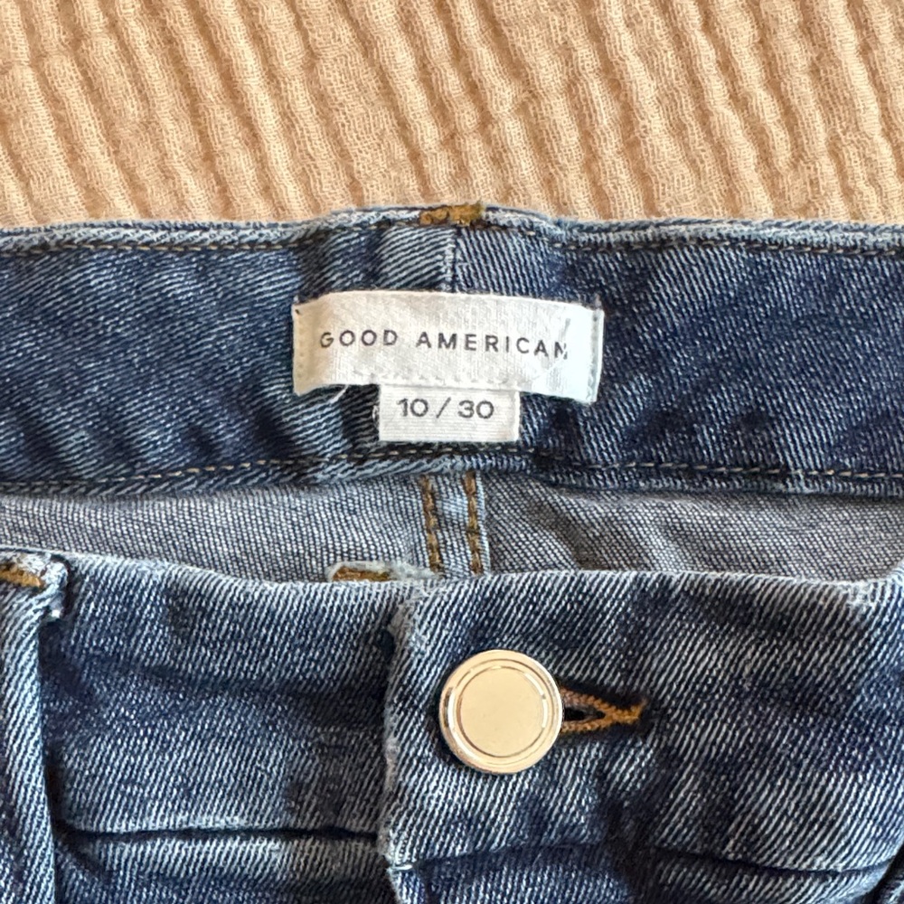 Good American Classic Blue Jeans